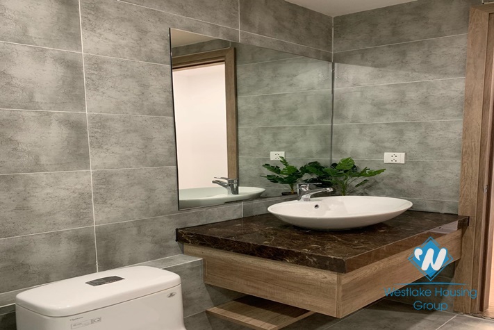 New apartment with natural light for rent in M2 Building - Vinhome Metropolis  