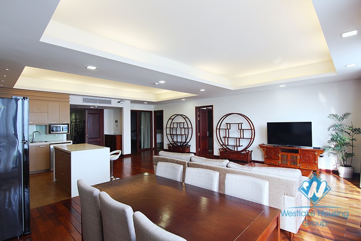 Big 04 bedrooms apartment for rent in Xuan Dieu st, Tay Ho District 