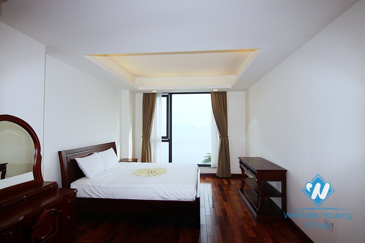 Big 04 bedrooms apartment for rent in Xuan Dieu st, Tay Ho District 