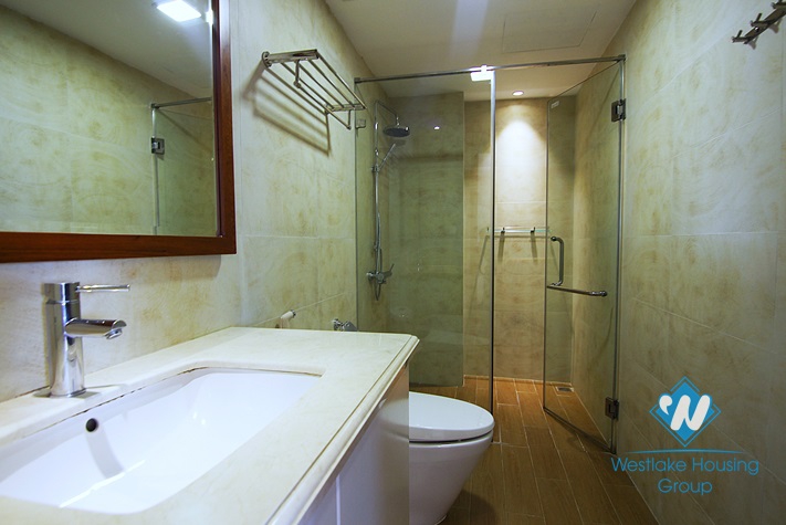 Big 04 bedrooms apartment for rent in Xuan Dieu st, Tay Ho District 