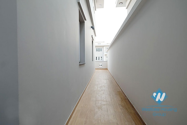 Unfurnished 5 bedrooms villa/house for rent in Ciputra, K2 Block.