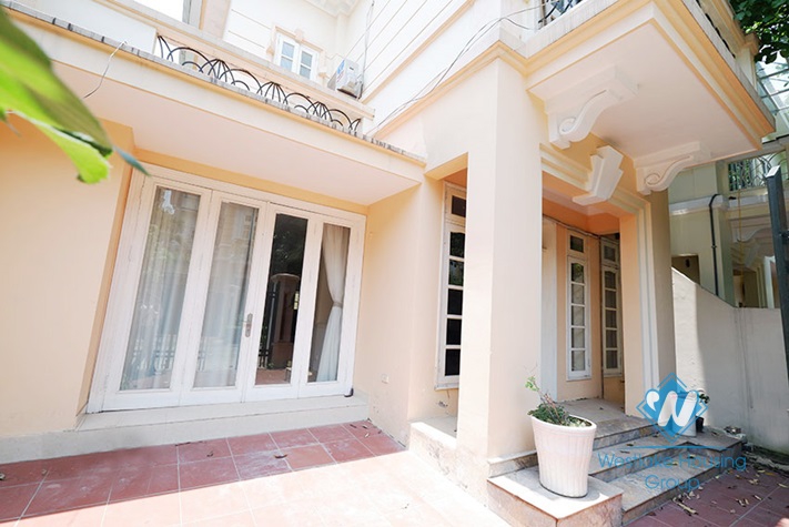 Nice 5 bedrooms house with yard for rent in Ciputra D Block.