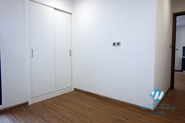 A brand new 2 bedroom apartment for rent in Vinhome Metropolis, Ba dinh