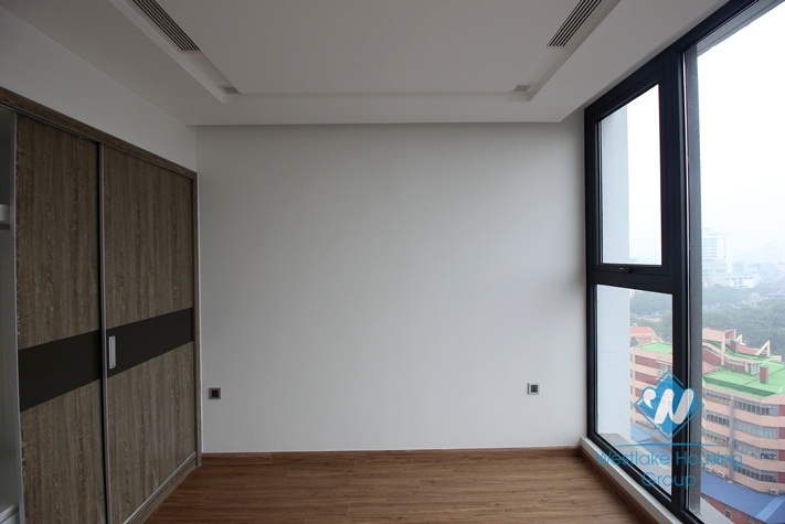 A brand new 2 bedroom apartment for rent in Vinhome Metropolis, Ba dinh
