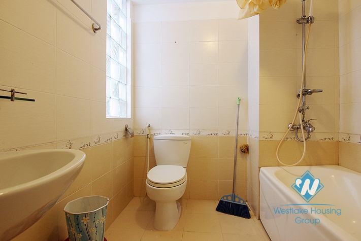 A cheap 2 bedroom apartment for rent in Tay ho, Ha noi