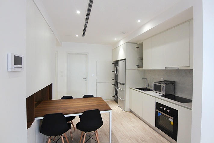 A brand new and modern 2 bedroom apartment for rent in To ngoc van, Tay ho