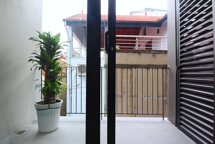 A brand new and modern 2 bedroom apartment for rent in To ngoc van, Tay ho