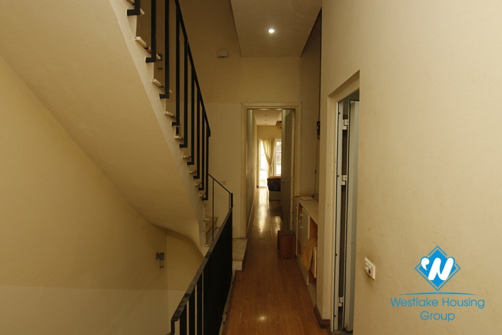 A cheap house with 3 bedroom for rent in Doi Can, Ba Dinh