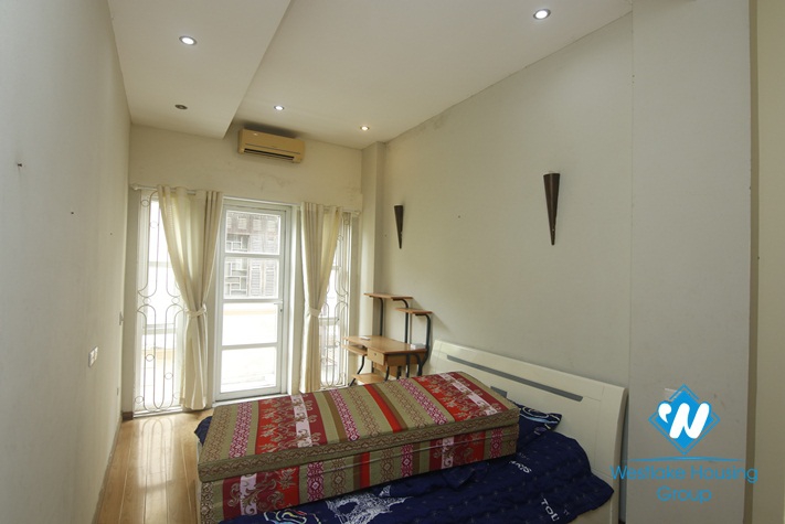 A cheap house with 3 bedroom for rent in Doi Can, Ba Dinh