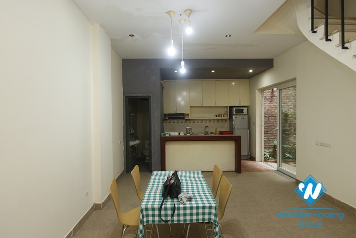 A cheap house with 3 bedroom for rent in Doi Can, Ba Dinh