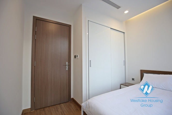 Good quality 2 bedrooms apartment for rent in Metropolis Lieu Giai, Ba Dinh