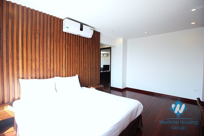 Well-furnished 3 bedrooms apartment for rent in Tran Quoc Hoan, Cau Giay