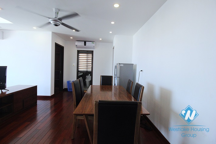 Well-furnished 3 bedrooms apartment for rent in Tran Quoc Hoan, Cau Giay