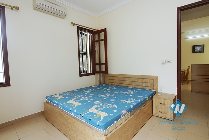 Cheap one bedroom apartment for rent in Hoang Hoa Tham, Ba Dinh district