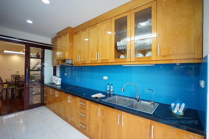 A spacious 3 bedroom apartment for rent in Ba Dinh District