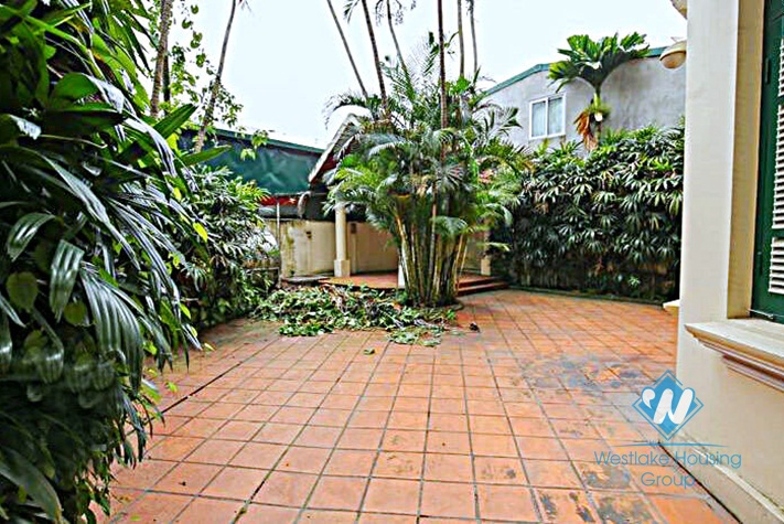 A massive Western style house for rent in Tay Ho District