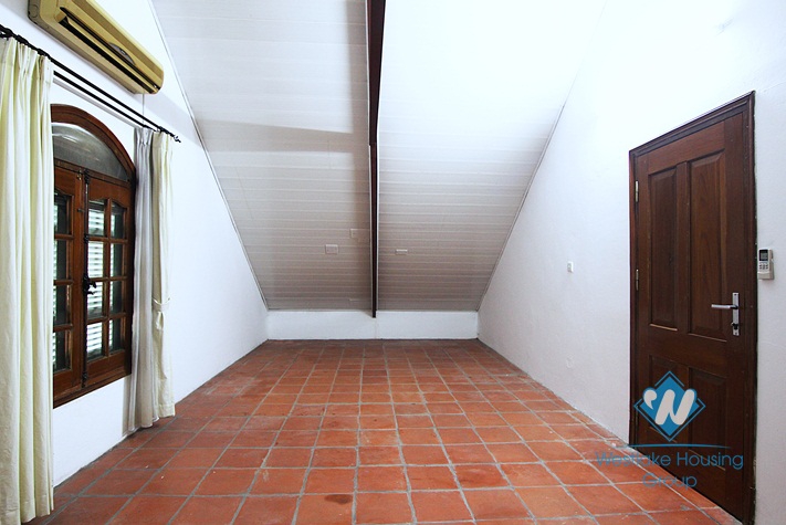 A massive Western style house for rent in Tay Ho District