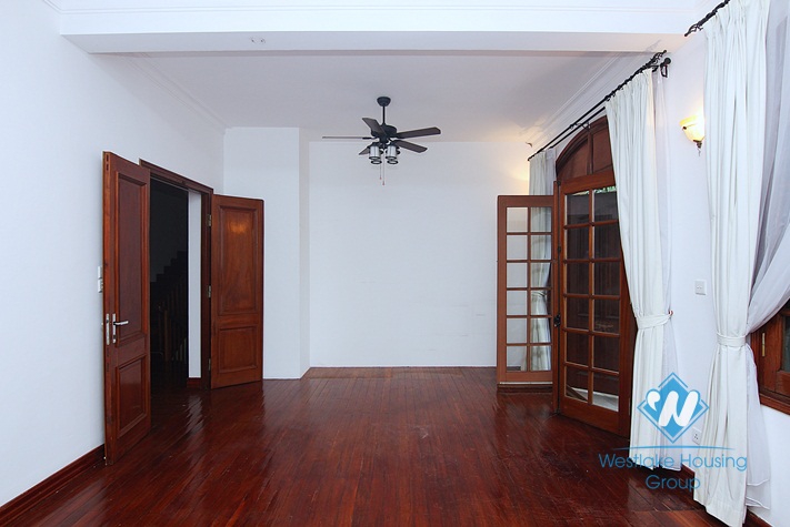 A massive Western style house for rent in Tay Ho District