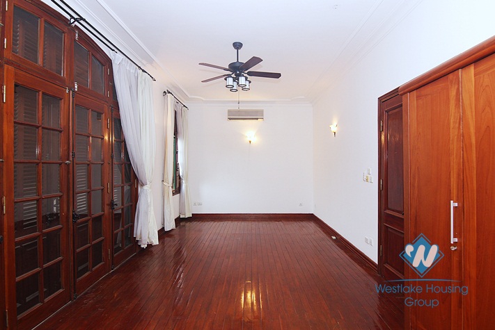 A massive Western style house for rent in Tay Ho District