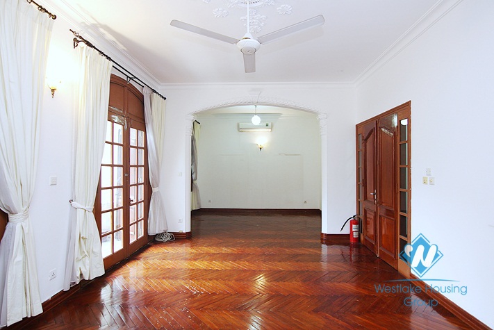 A massive Western style house for rent in Tay Ho District
