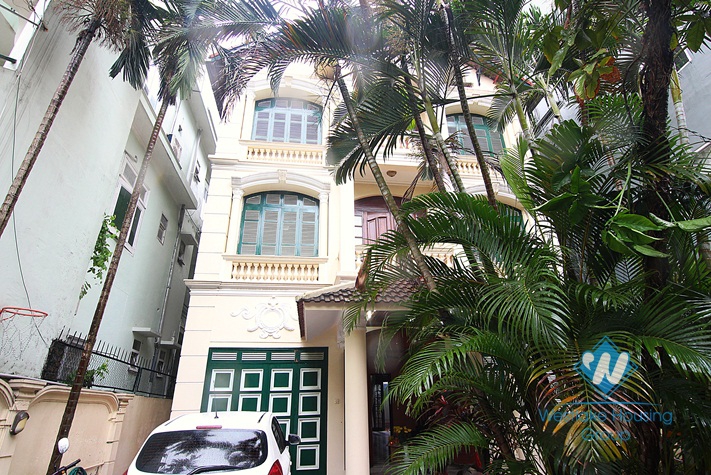 A massive Western style house for rent in Tay Ho District
