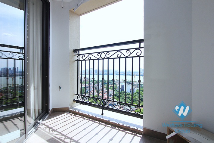 A gorgeous D'Le Roi Soleil apartment with amazing West Lake view for rent