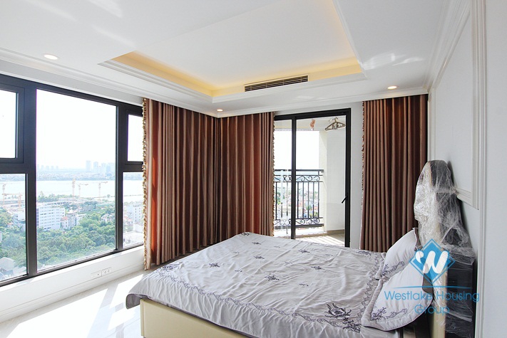 A gorgeous D'Le Roi Soleil apartment with amazing West Lake view for rent