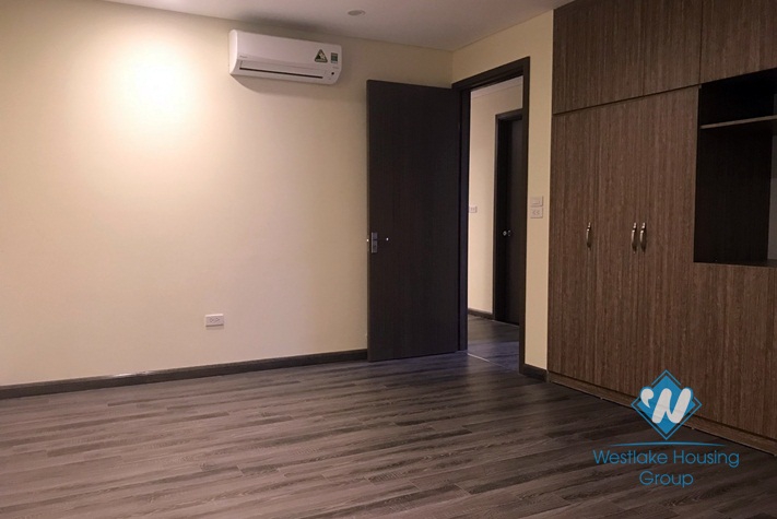 A new 3 bedroom apartment in Hong kong tower, Dong Da