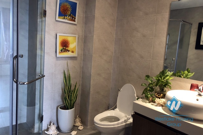 A nice 3 bedroom apartment for rent in Dong Da, Ha Noi