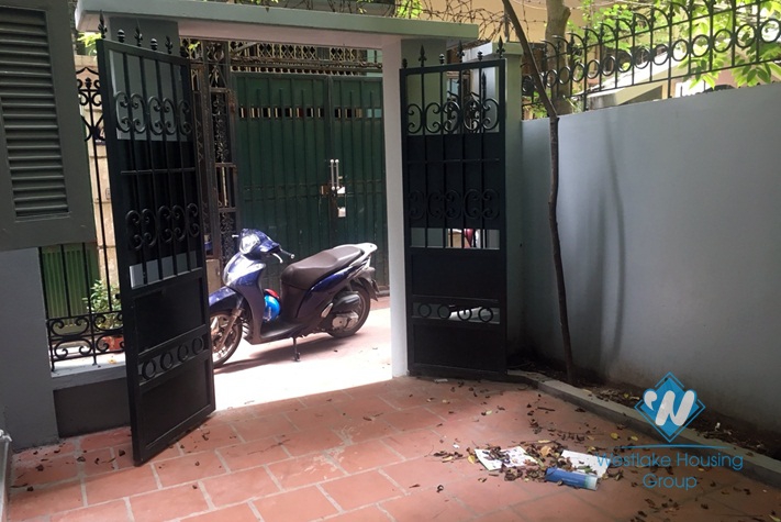 A cheap 4 bedroom house for rent in Doi Can, Ba dinh