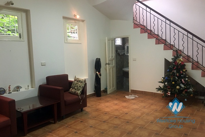 A cheap 4 bedroom house for rent in Doi Can, Ba dinh