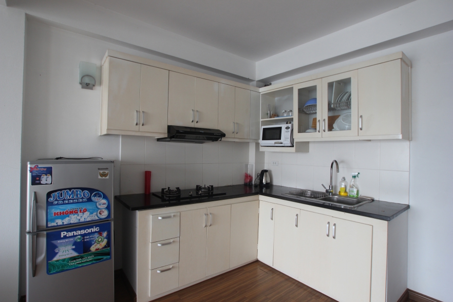 Lake view one bedroom apartment for rent on Tu Hoa street, Tay Ho, Hanoi