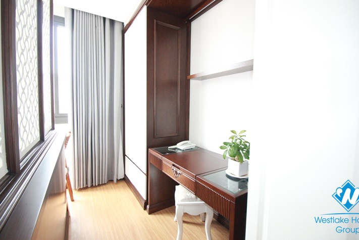 A high-end one bedroom apartmetn with luxury furniture in Truc Bach, Ba Dinh