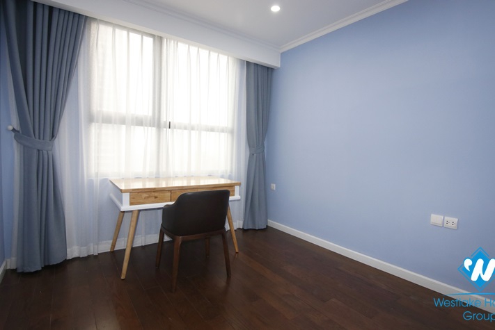 High-end three-bedroom apartment with lake view in D'capital building on Tran Duy Hung st, Cau Giay