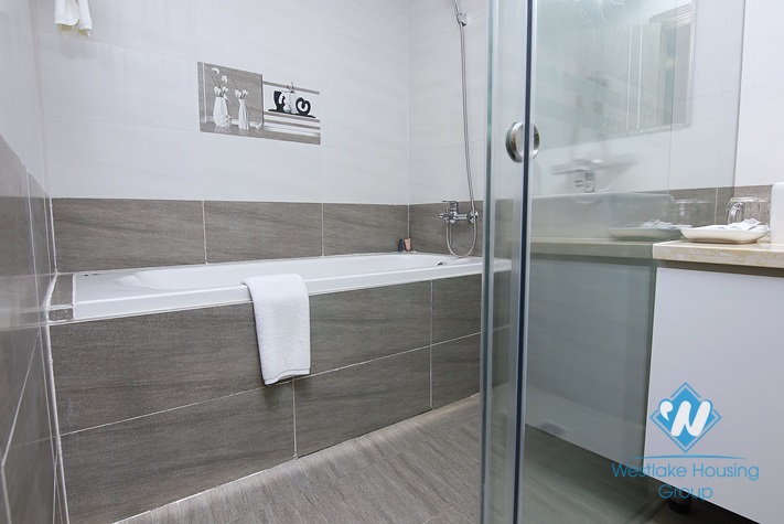 Spacious 1 bedroom apartment for rent in Dich Vong Hau street, Cau Giay