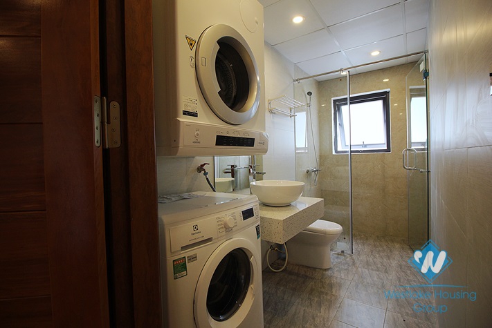 Spacious 03 bedrooms apartment with lake-view for rent on Au Co street, Tay Ho, Ha Noi