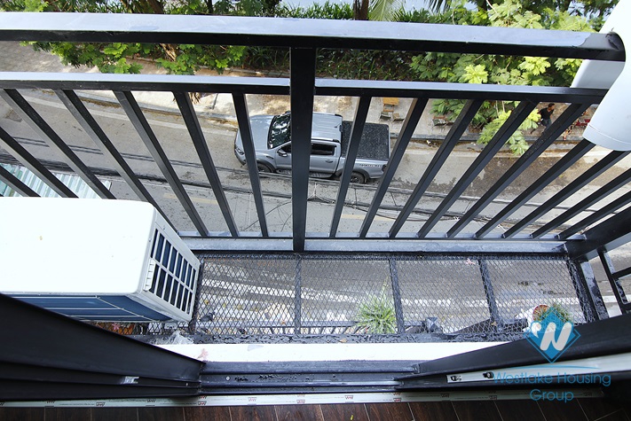 Lake view studio for rent in Tran Vu, Truc Bach area