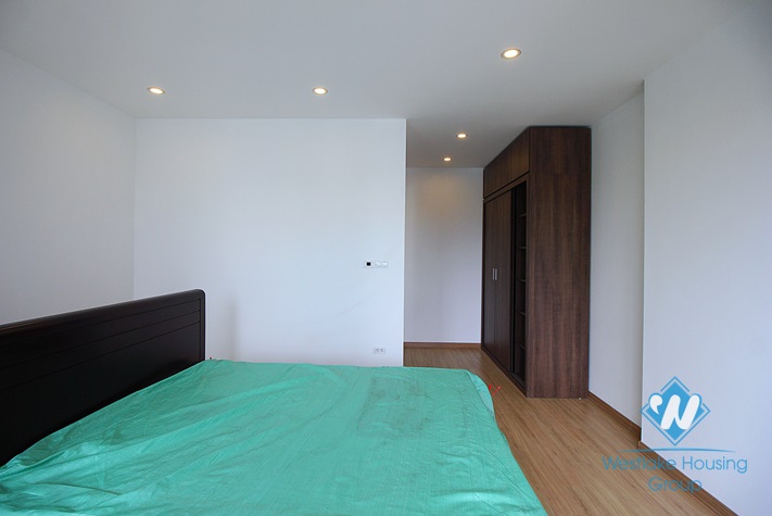 Spacious 03 bedrooms apartment with lake-view for rent on Au Co street, Tay Ho, Ha Noi