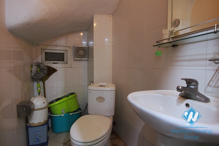 Reasonable price house for rent in Nhat Chieu st, Tay Ho