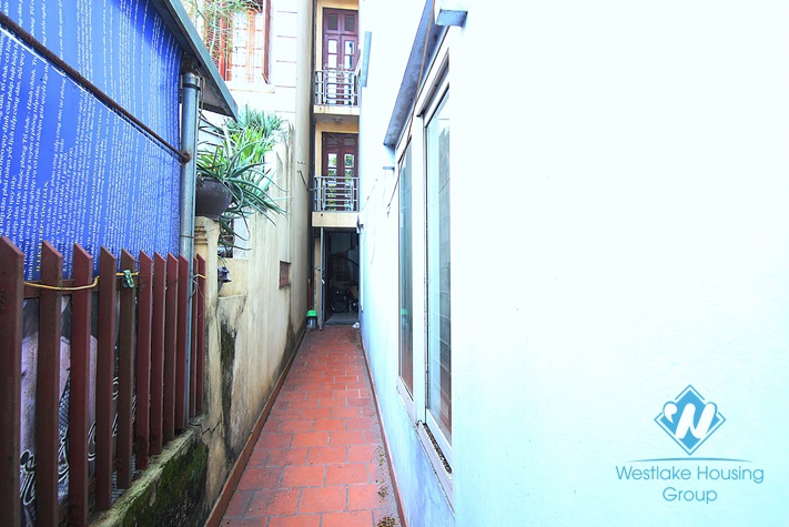 Reasonable price house for rent in Nhat Chieu st, Tay Ho