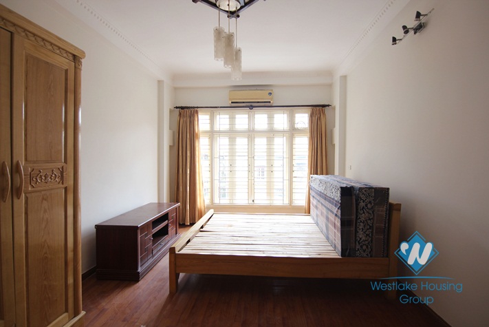 Cheap house with three bedrooms for rent in Au Co, Tay Ho, Ha Noi