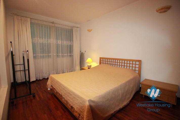 Cozy 2 bedroom apartment for rent on Tran Vu street