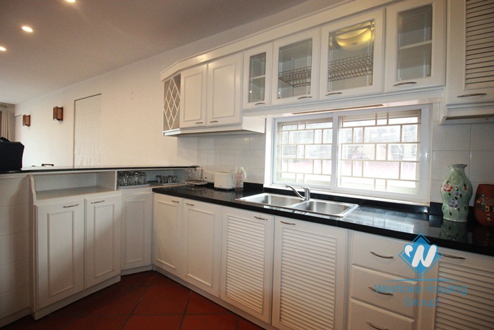 Cozy 2 bedroom apartment for rent on Tran Vu street