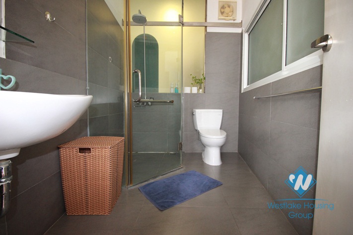 A delightful 2 bedroom apartment for rent on Nguyen Truong To street