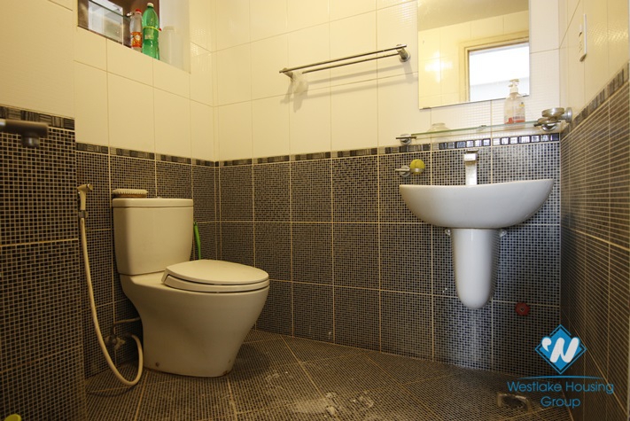 Big size apartment for rent in Vu Pham Ham st, Cau Giay District 