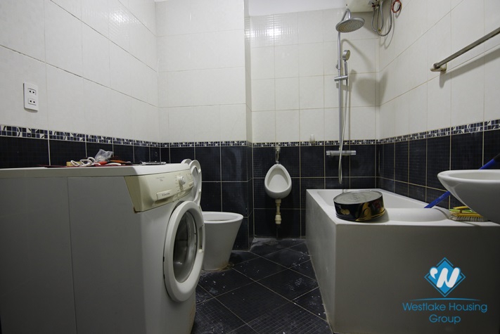 Big size apartment for rent in Vu Pham Ham st, Cau Giay District 