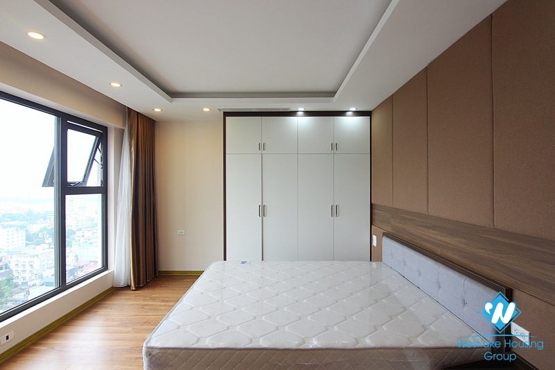 Bright and spacious 3 bedrooms apt for rent in D'. Le Roi Soleil, central Westlake, Hanoi