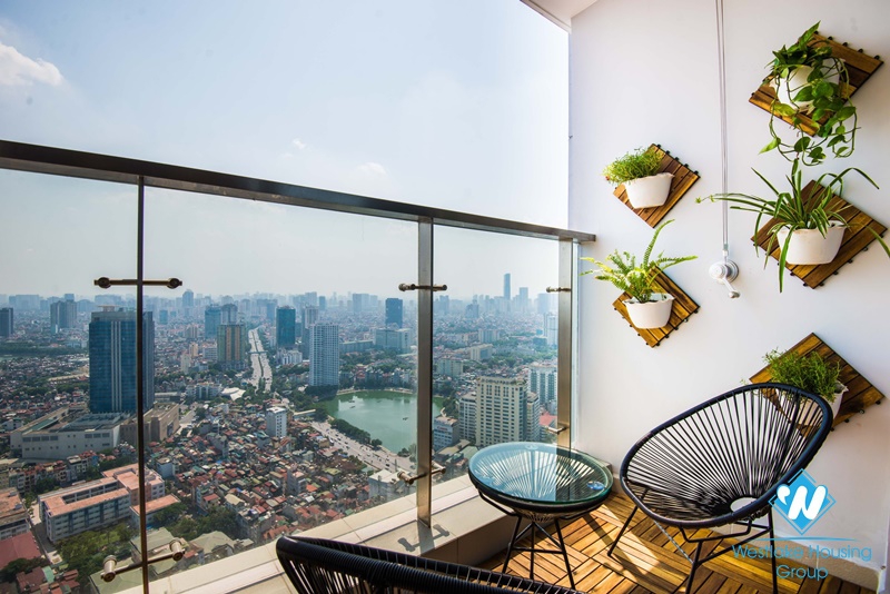 Highfloor open plan living room 2 bedrooms apt for rent in Vinhomes METROPOLIS