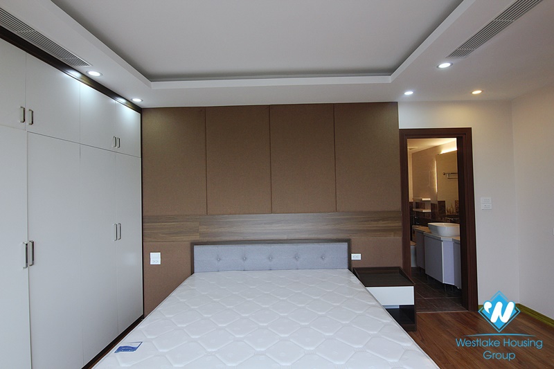 Bright and spacious 3 bedrooms apt for rent in D'. Le Roi Soleil, central Westlake, Hanoi