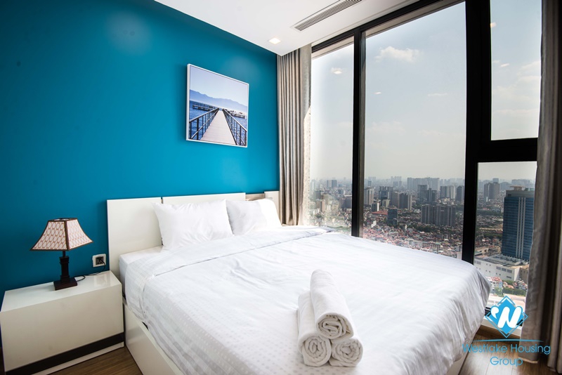 Highfloor open plan living room 2 bedrooms apt for rent in Vinhomes METROPOLIS